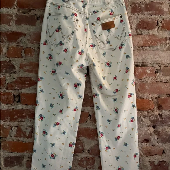 billabong x wrangler white ditsy floral straight leg jeans - Picture 6 of 6